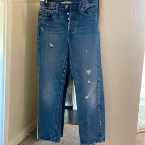 Levi wedgie Straight size 25